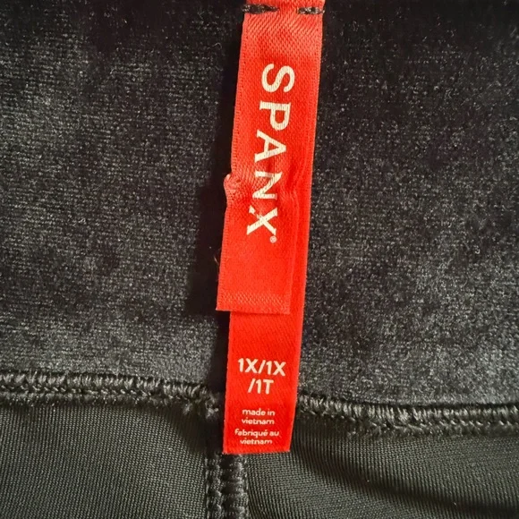 SPANX Holiday- Velour Slit Hem Pants- 1X - Picture 6 of 8